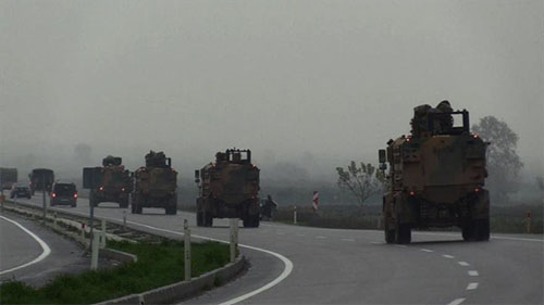 Turquía refuerza sus tropas en la frontera con Siria